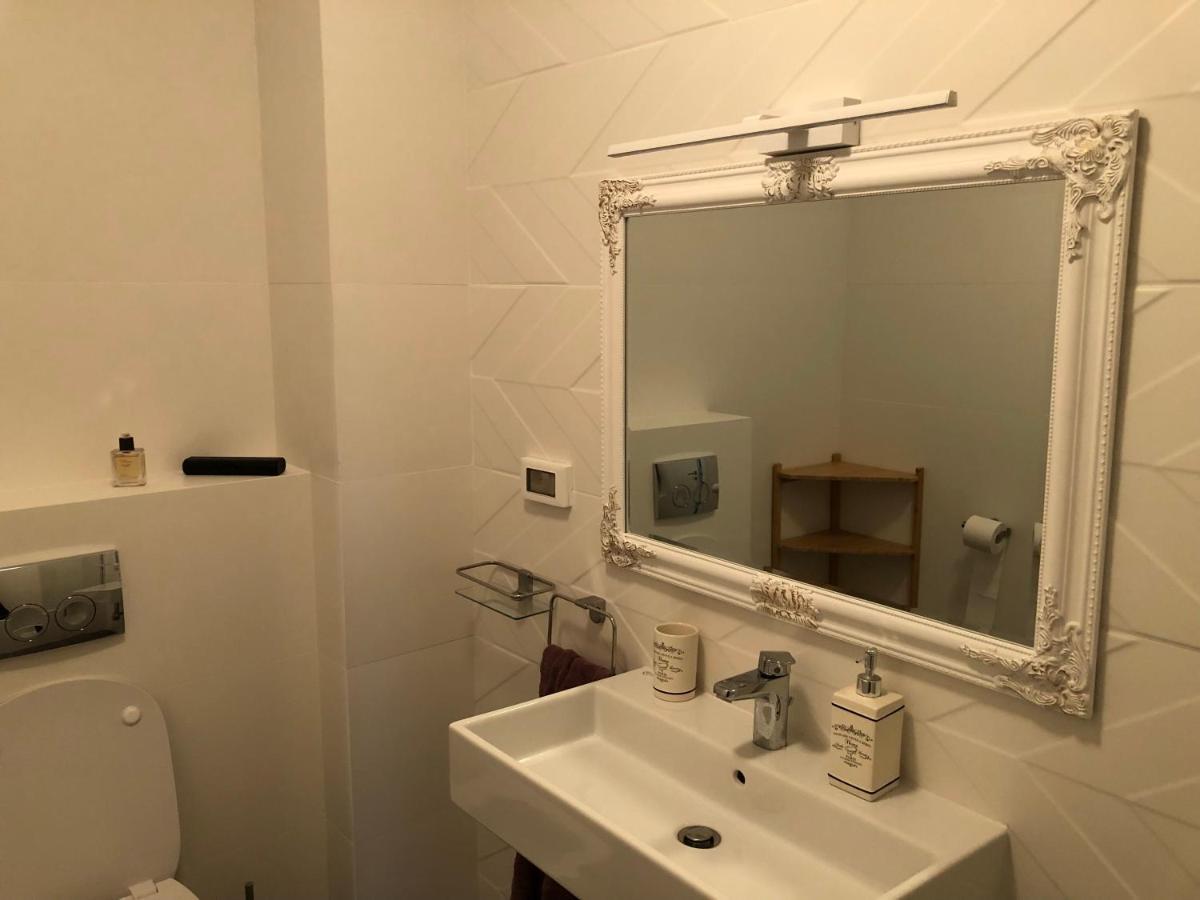 Chronos Apartment - Modern And Stylish Timisoara Ngoại thất bức ảnh